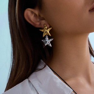 Boucles d'oreilles étoiles en acier inoxydable plaqué or 18 carats, forme géométrique bicolore, bijoux cadeau - Product Image 4