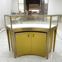 Comptoir de présentation de bijoux en U personnalisable de luxe avec écran LED et vitrine en verre trempé pour centre commercial et magasin de détail