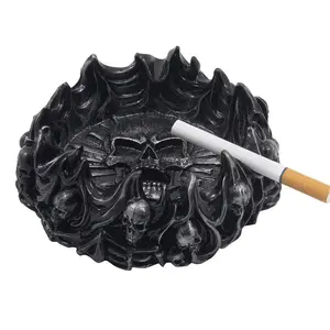 3D骷髅头烟灰缸树脂模具手工制作深灰色带银色骷髅头浮雕和3D骷髅头环绕烟灰缸火造型边缘烟灰缸