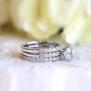 Set di Gioielli da Sposa Q789 con Diamanti Taglio Brillante Rotondo, Montatura a Griffe, Classico Set di Gioielli Raffinati da Donna per Matrimonio - Product Image 3