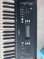 Piano elektronik bekas PSR-E373