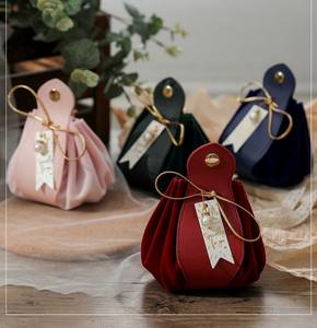 Venta al por mayor de terciopelo de lujo personalizado cordón boda bolsa de dulces de cuero Pu dulce regalo joyería bolsa bolsas para boda - Product Image 3