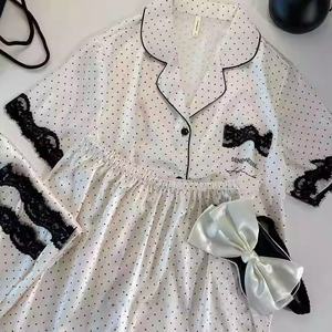 Set di <span class=keywords><strong>pigiami</strong></span> in raso ricamato regolare di base su misura 2 pezzi <span class=keywords><strong>pigiami</strong></span> in bianco di <span class=keywords><strong>seta</strong></span> da <span class=keywords><strong>donna</strong></span> Set <span class=keywords><strong>pigiami</strong></span> in raso - Product Image 5