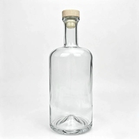 Bouteille en verre transparente vide pour vodka, vin, gin et spiritueux, avec base lourde, col long, épaule arrondie et capacité personnalisée OEM