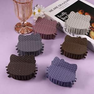 Barrette à <span class=keywords><strong>cheveux</strong></span> personnalisable <span class=keywords><strong>Hello</strong></span> <span class=keywords><strong>Kitty</strong></span> pour femmes avec imprimé matelassé haut de gamme - Cadeau de vacances - Product Image 1