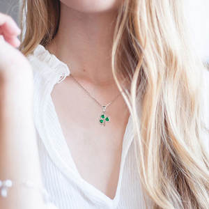 Kalung Liontin Daun Semanggi Tiga Daun Merryshine Green Cubic Zirconia, Perhiasan Sederhana Nan Cantik untuk Wanita - Product Image 5