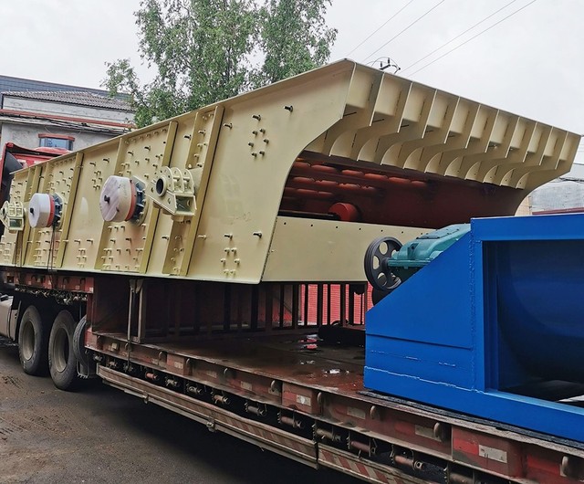 Mining Vibrating Screen Engineered for extreme Duty Cycles High Moisture Content Feeds and Variable Particle Shapes