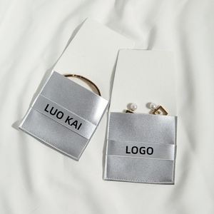 Pochette en cuir PU miniature de luxe personnalisée avec logo imprimé, couleur et taille sur mesure, pour l'emballage et la présentation de bijoux - Product Image 2