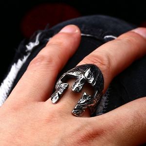Anillo de Casco Espartano de Acero Inoxidable 316L Impermeable para Hombre, Tono Plata Antigua, Estilo Atrevido, Oscuro, Rebelde, Motero, Punk, Gótico - Product Image 3