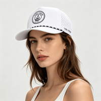 Casquette de baseball imperméable à séchage rapide avec logo personnalisé en patch de caoutchouc perforé au laser OEM ODM pour la pêche et la plage