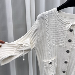 Primavera 2026 Nuevo Cárdigan de Punto Trenzado de Algodón Peinado 100% Color Blanco Crema con Cuello de Lazo y Cordón en las Mangas, Top Corto - Product Image 4