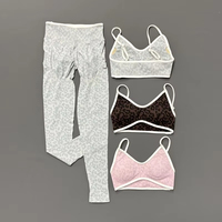 Ensemble de sport 2 pièces imprimé léopard pour femme : Soutien-gorge de yoga sans couture et short taille haute froncé aux fesses – Tenue de sport ajustée pour la gym
