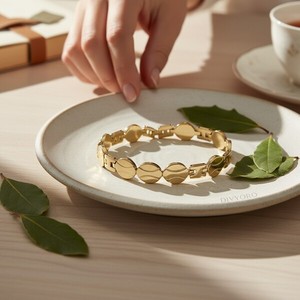Pulsera de Eslabones con Acabado Dorado para Hombre, Cadena de Cobre y Latón, Joyería Elegante y Moderna para Bodas, Fiestas y Uso Diario - Product Image 1