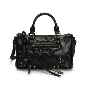 Bolso de hombro geométrico portátil de cuero PU estilo Y2K, diseño vintage neutro con cremallera incrustada, remaches decorativos y borlas - Product Image 5