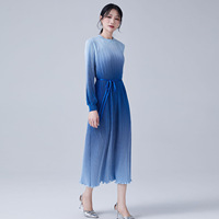 Robe décontractée pour femme de haute qualité, couleur dégradée, nouvelle collection 2026, coupe ajustée, manches longues, avec ceinture, plissée, élégante