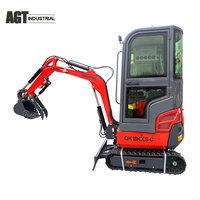 Mini-excavatrice compacte sur chenilles avec moteur Kubota D722, bras hydraulique à rotation latérale, cabine fermée pour travaux agricoles et aménagement paysager