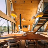 Casa Prefabricada Moderna con Estructura de Acero en Contenedor, Estructura Triangular, 3 Dormitorios, Casa Pequeña Personalizada, Casa Modular Residencial
