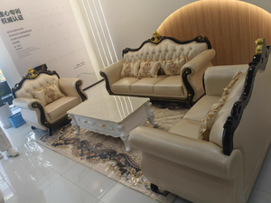 Europese Stijl Echt Lederen Bank 123 Set, Grote Driezitter Met Ebbenhout Massief Houtsnijwerk - Product Image 5