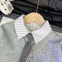 Ensemble de vêtements preppy pour fille automne 2026 : Sweat-shirt gris à patchwork avec cravate + Jupe plissée (2 pièces)