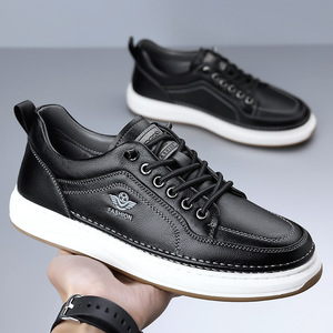 Zapatillas deportivas blancas casuales para hombre, modernas, con suela de goma y tacón plano, para el tiempo libre. - Product Image 2