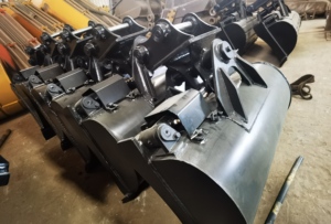 HUITONG 0.2m&sup3; <strong>Mini</strong> <strong>Excavator</strong> With Tilting Bucket Quick Coupler Compatibility For Landscape/Trenching - Product Image 3