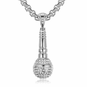 Collier pendentif microphone hip-hop Yunnique en acier inoxydable plaqué or avec diamants pavés, bijoux de fête unisexe DZ811 fabriqué à Dongguan - Product Image 5