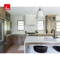 AllandCabinet Armoire de cuisine de style encastré en bois massif d'érable avec finition teintée de luxe avec îlot en quartz dans les villas