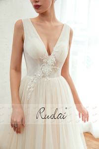 Ruolai ASA28348 Sexy vestido de <span class=keywords><strong>novia</strong></span> con apliques de encaje volantes tul cuello en V A-Line nupcial barato vestido de boda de playa - Product Image 3