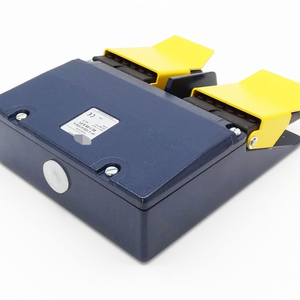 Baru Original Ready <span class=keywords><strong>2</strong></span> 82.1.05.8.01 Gudang Otomasi Industri PLC Programming Controller - Product Image 1