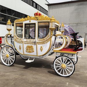 Carruaje eléctrico cerrado europeo de conducción autónoma para celebraciones de bodas al aire libre - Product Image 1