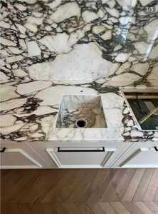 Mármol Italiano Calacatta Gold con Vetas Doradas, Revestimiento de Paredes y Encimeras Modernos para Villas, Producto de Alta Calidad, 1 Año de Garantía - Product Image 5