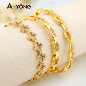 Nouveautés : Ensemble de 2 bagues et bracelets en zircon plaqué or 21 carats, motif feuille, vente en gros, bijoux unisexes tendance pour femmes - Product Image 3