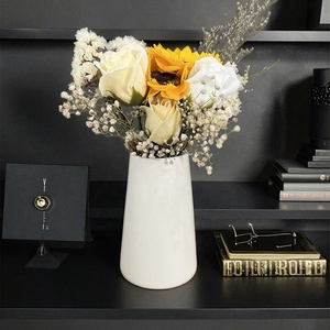 Vaso Conico in Ceramica Opaca Minimalista - Fioriera Artigianale Stile Nordico Moderno per Arredamento <span class=keywords><strong>Casa</strong></span> <span class=keywords><strong>e</strong></span> Composizioni Floreali Nuziali - Product Image 4