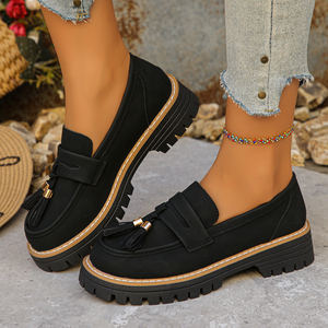 Mocassins noirs à pompons pour femmes - Chaussures à plateforme épaisse à enfiler, mocassins décontractés tendance avec décorations métalliques pour femmes - Product Image 6