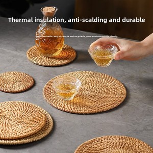 Juego de Manteles Individuales de Ratán Resistentes a Altas Temperaturas, Guantes de Horno y Posavasos para Ollas y Platos, Resistentes al Calor, para el Hogar - Product Image 4