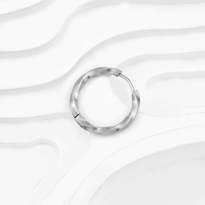 Boucles d'oreilles créoles tendance, minimalistes, rétro, style parisien, géométriques, étanches, en acier inoxydable plaqué argent, cadeau pour fête d'enfants - Product Image 4