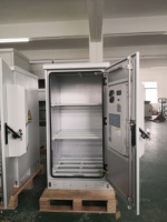 Faible MOQ Armoire de télécommunication extérieure 19 pouces IP65/IP55 avec système de refroidissement 18U 24U 27U 42U Boîte de sortie avec revêtement en poudre