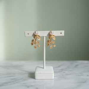 Pendientes Colgantes de Hoja de Perla Dorada Hechos a Mano de Latón para Mujer, Joyería para Fiesta de Aniversario - Product Image 2