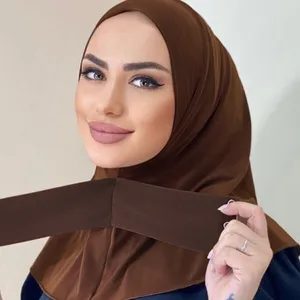 马来西亚热卖轻质柔软纯色伊斯兰即时头巾穆斯林妇女尼卡布披肩包裹带按扣的简易围巾