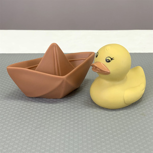 Jouet de bain amusant pour bébé, animaux de dessin animé en silicone souple, bateau flottant empilable en forme de canard en caoutchouc - Product Image 2
