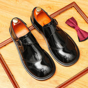 Zapatos formales de cuero italianos para hombre, calzado de cuero repujado de piel de becerro, diseño artesanal a la moda. - Product Image 1