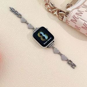 Cinturino di Lusso in Acciaio Inossidabile per <span class=keywords><strong>Apple</strong></span> <span class=keywords><strong>Watch</strong></span> 38/40/41/42/44/45mm, Compatibile con Serie 10 9 8 7 6 5 4 <span class=keywords><strong>SE</strong></span> - Product Image 6