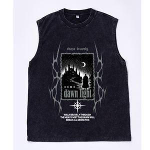 Chaleco Oversize Lavado con Gráfico de <span class=keywords><strong>Castillo</strong></span> Oscuro, Luna y Brújula, Estilo Retro Gótico Streetwear, con Texto 'Dawn Light', Top Hip Hop para <span class=keywords><strong>Hombre</strong></span>, Almacén de EE. UU. - Product Image 4