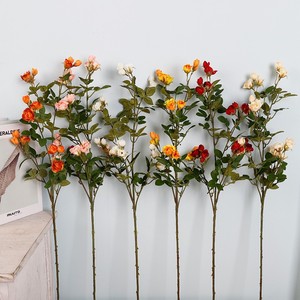 Fleur de rose en soie multi-têtes à tige unique QIHAO, haute simulation, pour décoration de mariage et de maison - Product Image 4