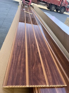Panel de techo de PVC barato Panel de pared de PVC laminado de madera Tejas de techo para decoración de interiores - Product Image 3