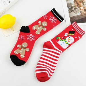 Chaussettes de Noël Nouveau Style Motif Bonhomme de Neige et Flocon de Neige Dessin Animé Mignon Chaussettes Mi-Mollet Couleur Rouge Festive Unisexe en Coton - Product Image 1