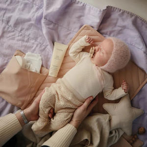 Tapis de voyage français en lin pour bébé, doublé du tapis de jeu en cuir végétalien le plus doux - Product Image 6