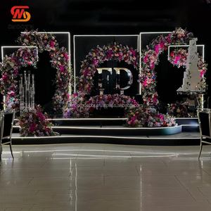 Espejo LED Metálico Liso con Diseño de Cabina de Fotos para Bodas, con Tamaño y Color Personalizables - Product Image 2