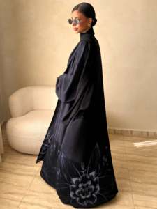 Robe longue ample de style Abaya pour musulmanes, Leduo, personnalisée, couleur noire, imprimé fleuri, coupe ample. - Product Image 3
