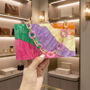 Bolso de mano de resina colorido con cadena dorada, bolso moderno y llamativo para mujer - Product Image 1